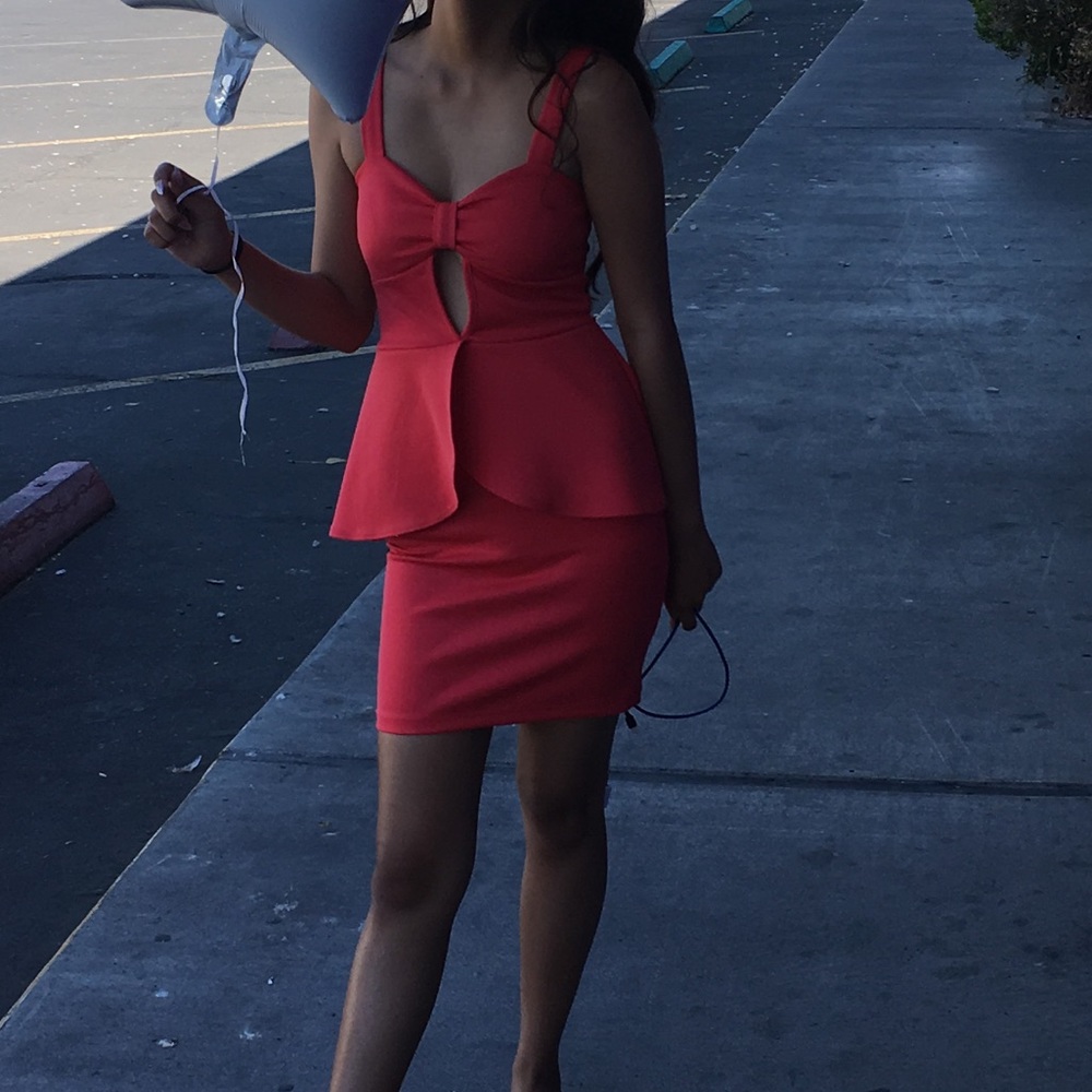 Dress - Picture 2 of 3